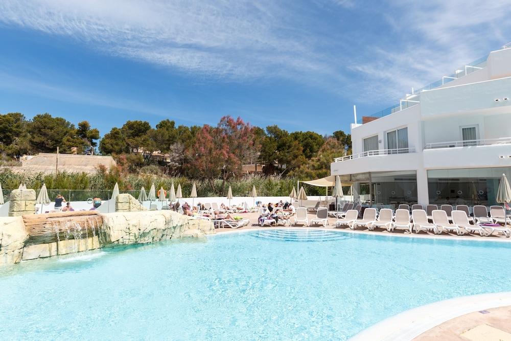 Fergus Style Cala Blanca Suites Santa Ponsa Exterior photo
