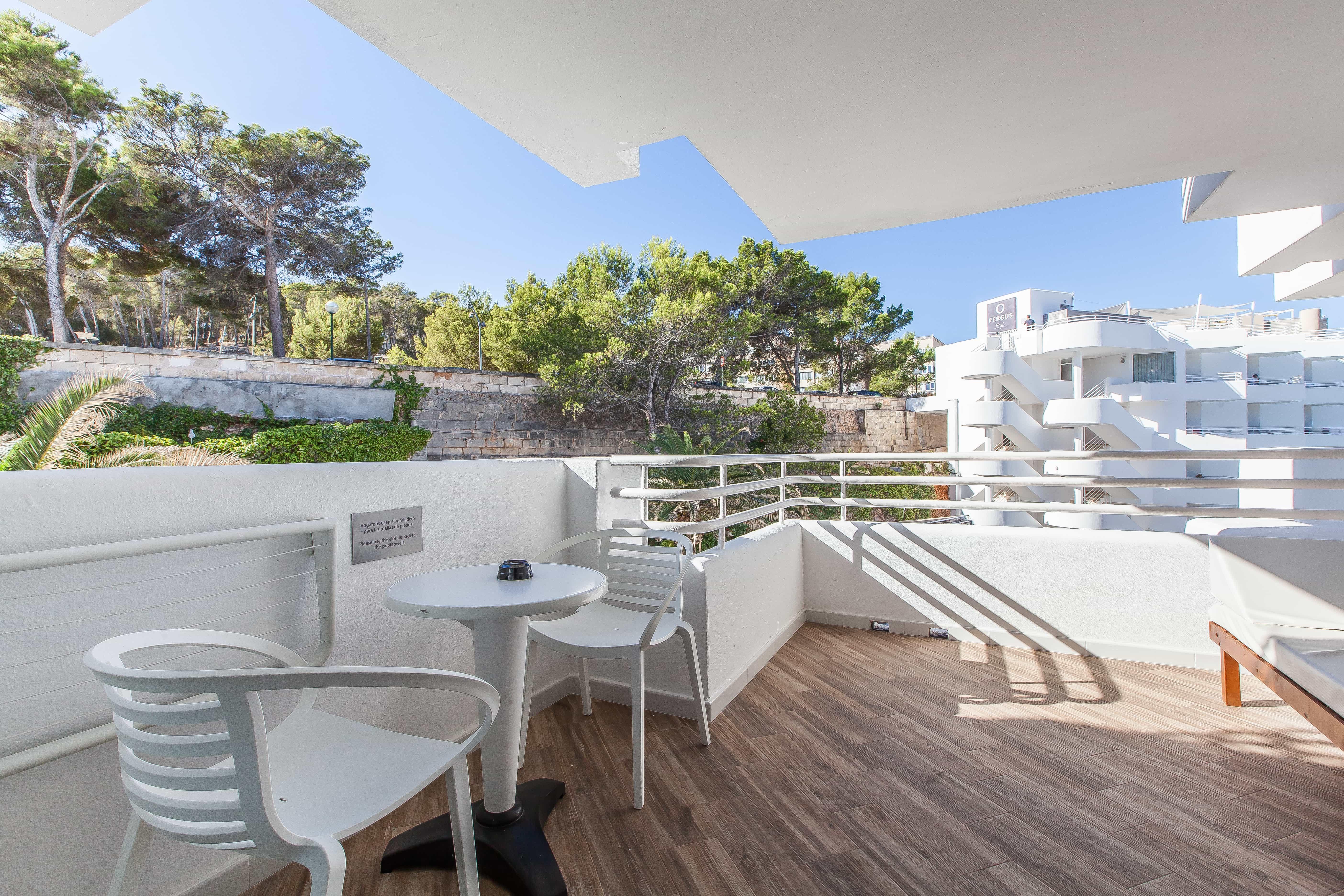 Fergus Style Cala Blanca Suites Santa Ponsa Exterior photo