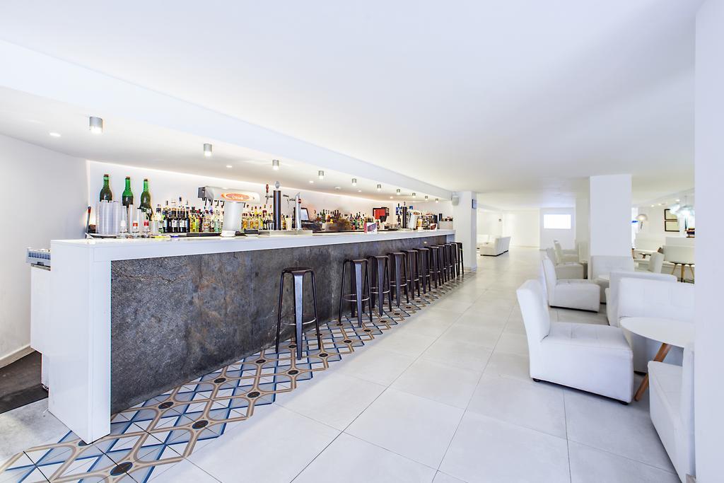 Fergus Style Cala Blanca Suites Santa Ponsa Exterior photo